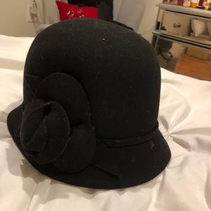 Nine West black felt hat with flower